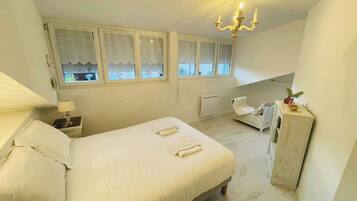 3 chambres, fer et planche Ă repasser, Wi-Fi, draps fournis