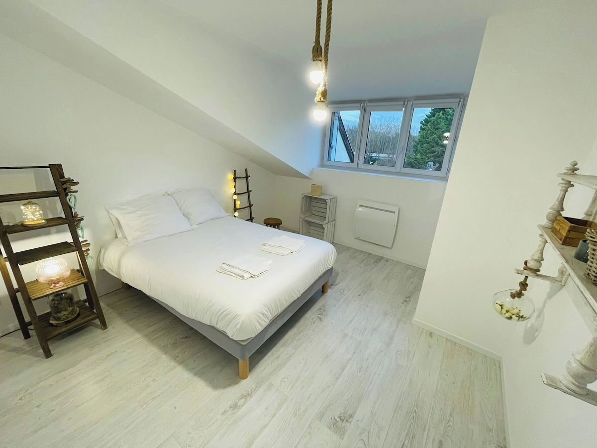 3 chambres, fer et planche à repasser, Wi-Fi, draps fournis