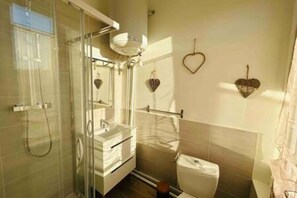 Hair dryer, towels