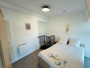 1 Schlafzimmer, Schreibtisch, WLAN, Bettwäsche