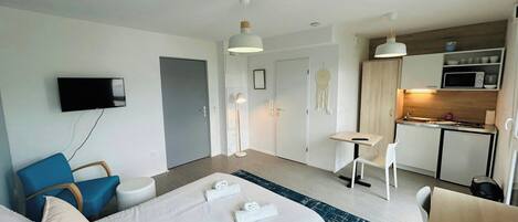 Bureau, Wi-Fi, draps fournis, accÚs pour personnes à mobilité réduite