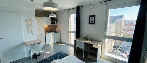 Desk, WiFi, bed sheets, wheelchair access