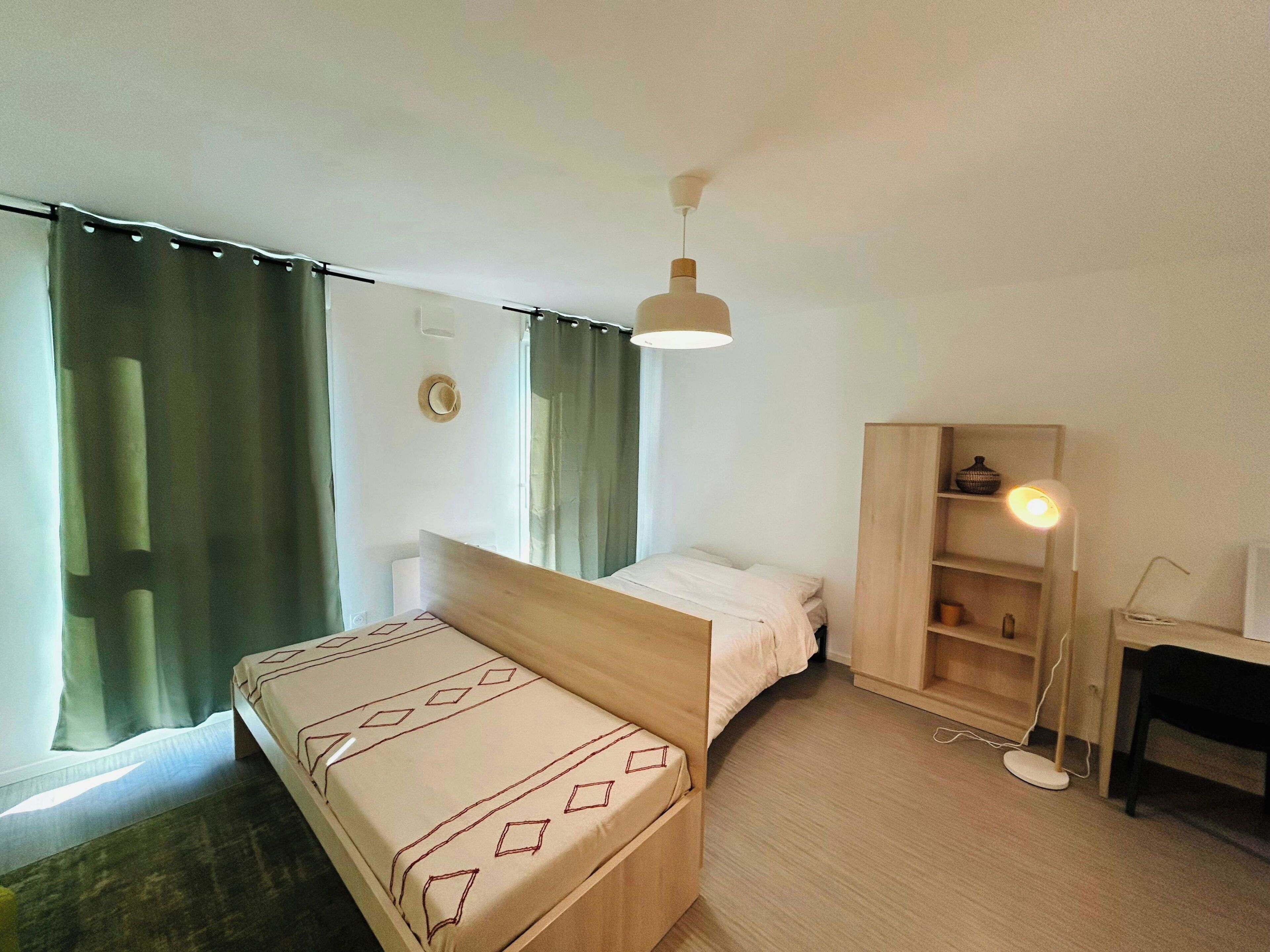 Bureau, Wi-Fi, draps fournis, accès pour personnes à mobilité réduite