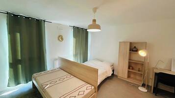 Bureau, Wi-Fi, draps fournis, accès pour personnes à mobilité réduite