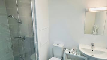 Articles de toilette écologiques, serviettes fournies