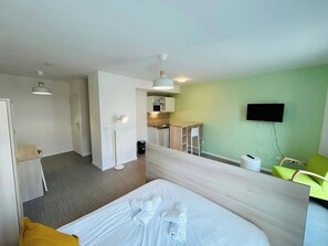 Bureau, Wi-Fi, literie fournie, accessible en fauteuil roulant