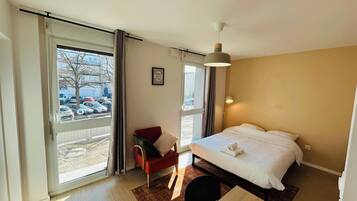 Bureau, Wi-Fi, draps fournis, accÚs pour personnes à mobilité réduite