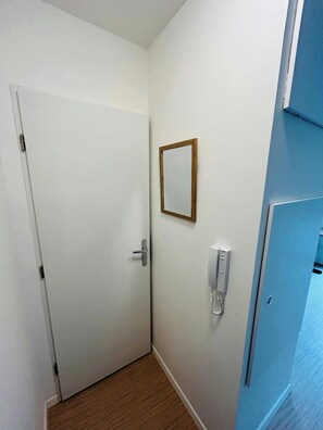 Interior - We Live In R - Suite 101 (Reims)