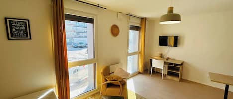 Bureau, Wi-Fi, draps fournis