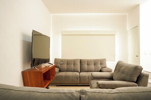 50-inch Smart TV with cable channels - Modern House in Yautepec l Pool & Garden (Yautepec)