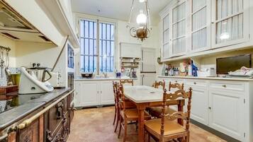 Refrigerador, horno, parrilla de estufa y lavavajillas