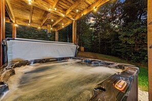 Bain à remous extérieur