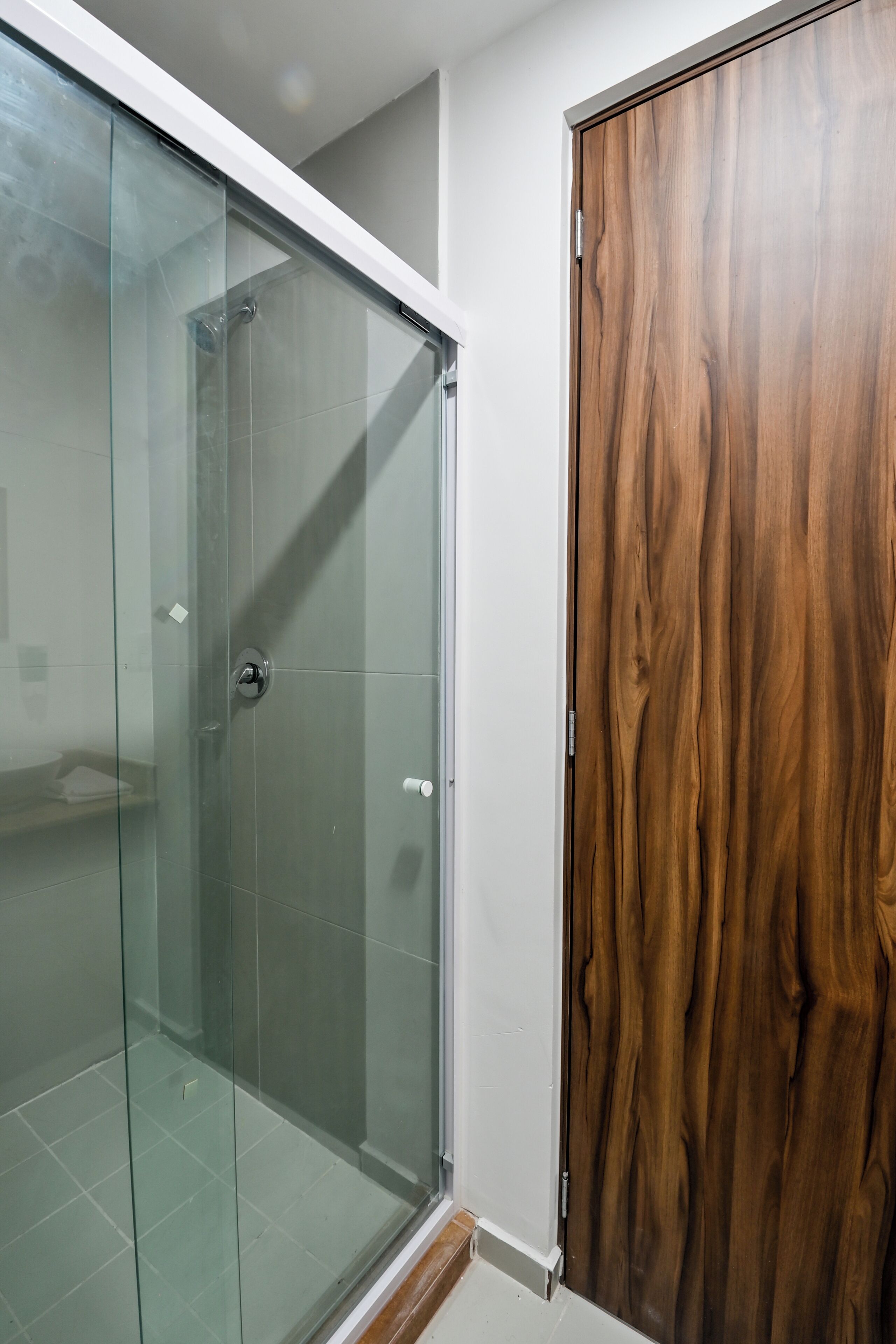 Appartement Confort, 2 chambres, non-fumeurs | Salle de bain | Douche, serviettes fournies