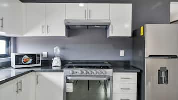 Comfort Apartment, 2 Bedrooms, Non Smoking | Private kitchen | Full-sized fridge, microwave, oven, stovetop