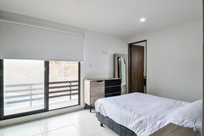 Comfort Apartment, 2 Bedrooms, Non Smoking | 2 bedrooms, laptop workspace, iron/ironing board, free WiFi