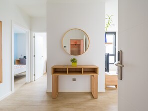2 chambres, bureau, fer et planche à repasser, accès au Wi-Fi (inclus)