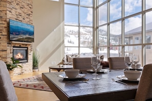 Dining - 3min Walk to Ski Lifts*Hot Tub*Sauna*Views (Brian Head)