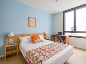 2 dormitorios, escritorio, tabla de planchar con plancha y wifi gratis