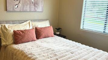 1 sovrum och sängkläder