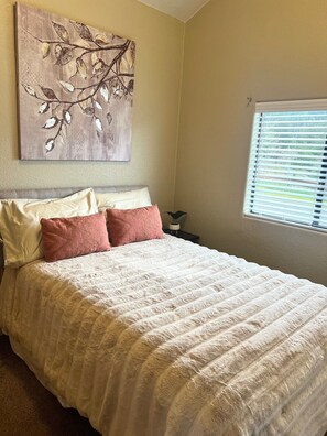 1 bedroom, bed sheets