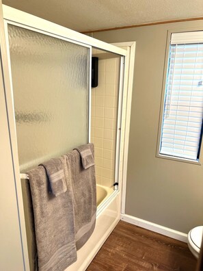 Shower - The Rolling Rogue Cabin #49 (Gold Beach)