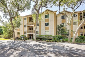 Exterior - Fernandina Beach Condo w/ Pool + Path to Beach! (Fernandina Beach)