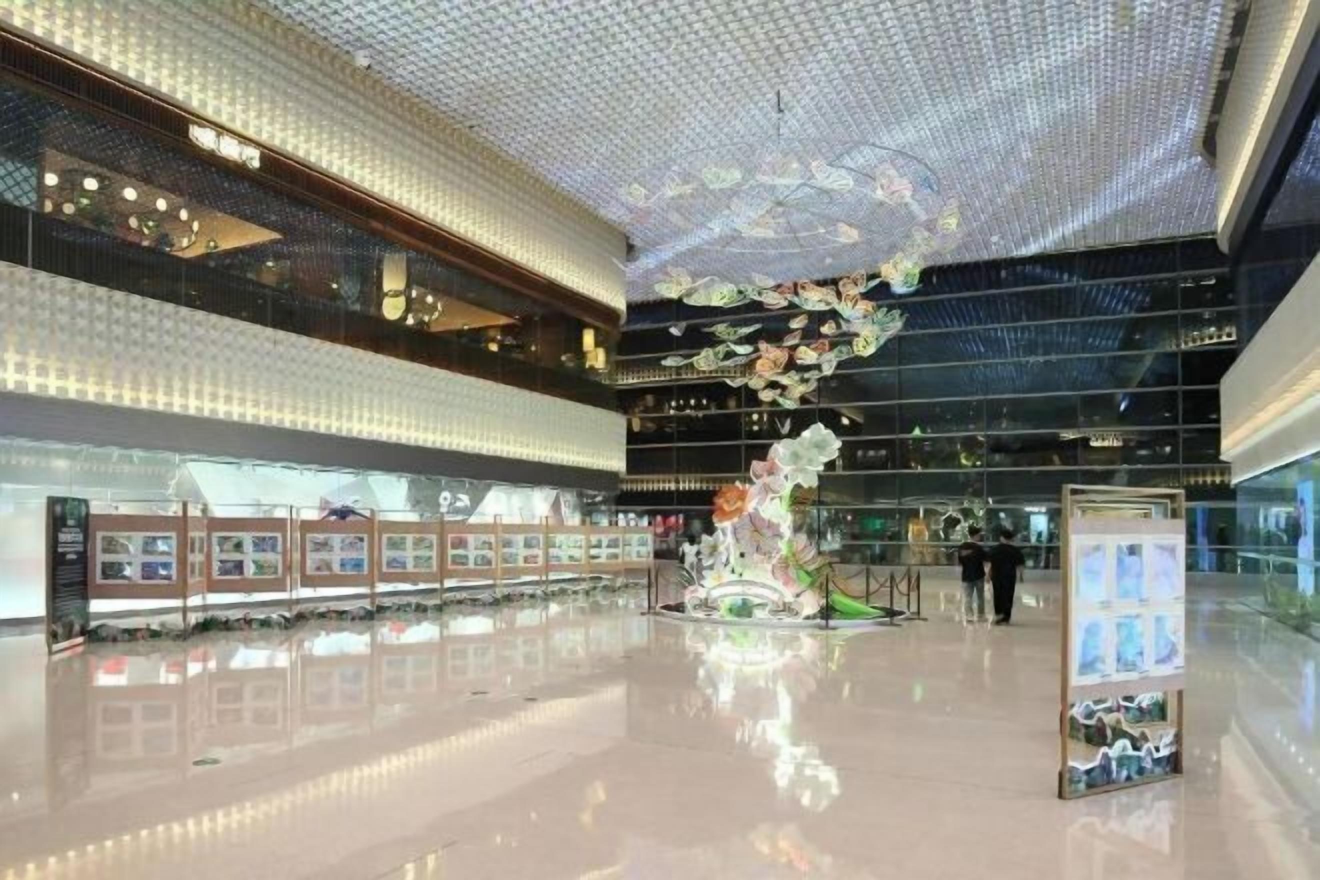 المنشأة من الخارج