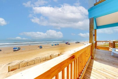 Fishy Business|True Beach Front Oasis!  Sleeps 20!