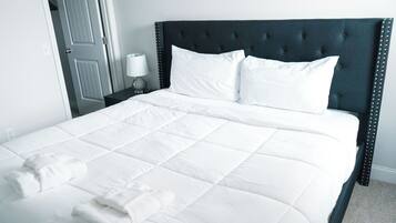 3 bedrooms, desk, iron/ironing board, free WiFi