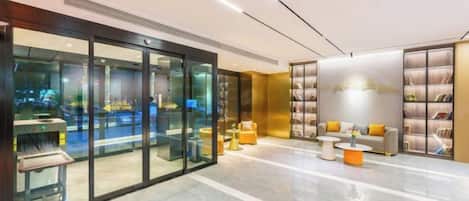 Lobby lounge