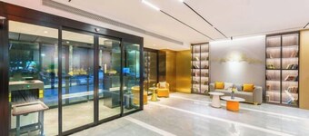 Korla Ronghui Yi Hotel (Xiangli Avenue Food Street Branch)