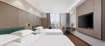 Korla Ronghui Yi Hotel (Xiangli Avenue Food Street Branch)
