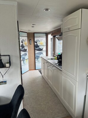 Interior - Chalet T12 inclusief Fietsen. Zee en Strand op loopafstand! (Buren)