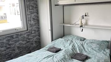 2 bedrooms, WiFi, bed sheets