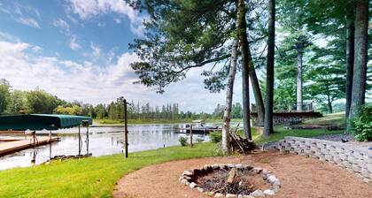 Lakefront home with large patio, fire pit, W/D & WIFI