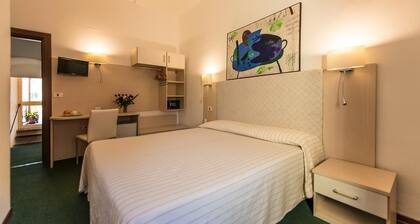 HOTEL ARISTON