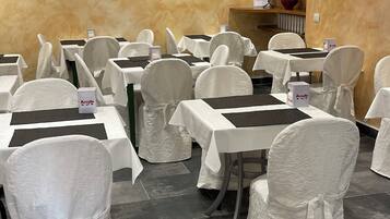 Daily buffet breakfast (EUR 5 per person)