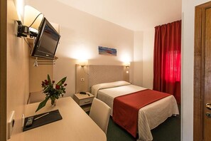 Classic Double or Twin Room | Desk, free WiFi, bed sheets