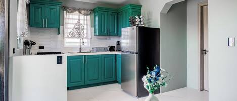 Fridge, microwave, oven, stovetop