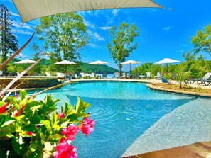 Outdoor pool, a heated pool - Lakefront "Double Studio"-Lake, Pool, Splash Pad, hot tub, fire pit, kayaks, etc (Cedar Bluff)