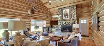 Remote Idaho Mountain Lodge w/ River Access!