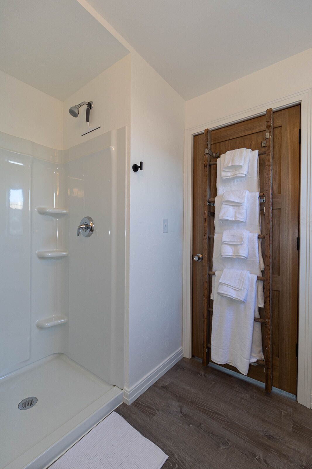 Fully furnished 1-bedroom apt approx. 30 minutes from the 2025 NFL Draft