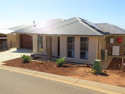 Sea Ya, Port Victoria