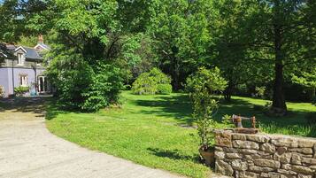 Cottage | Property grounds