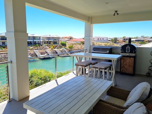 Happy Days, Wallaroo