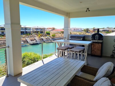 Happy Days, Wallaroo