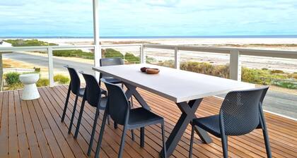 Beachfront Beauty, Moonta Bay