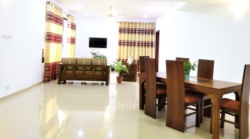New Fully Furnished 3 BR AC Condo with Hot tubs with Power Backup in Colombo