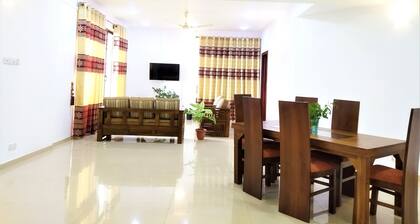 New Fully Furnished 3 BR AC Condo with Hot tubs with Power Backup in Colombo
