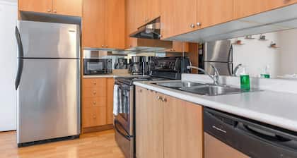 Cozy 1 Bedroom Townhouse